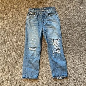 American Eagle Outfitters • Ankle length mom jeans